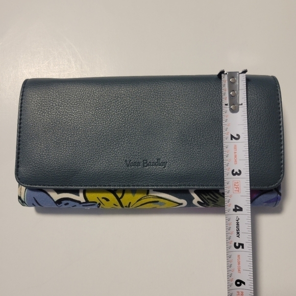 Vera Bradley NWT Falling Flowers RFID Audrey Wallet. - Picture 13 of 15